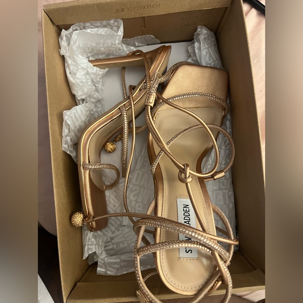 Rose gold size 10 Steve Madden heel